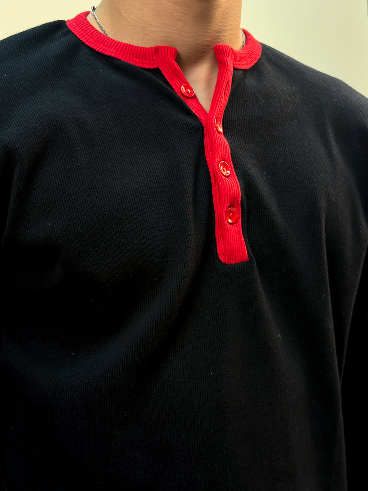 Misfits Waffle Henley - Black / Red