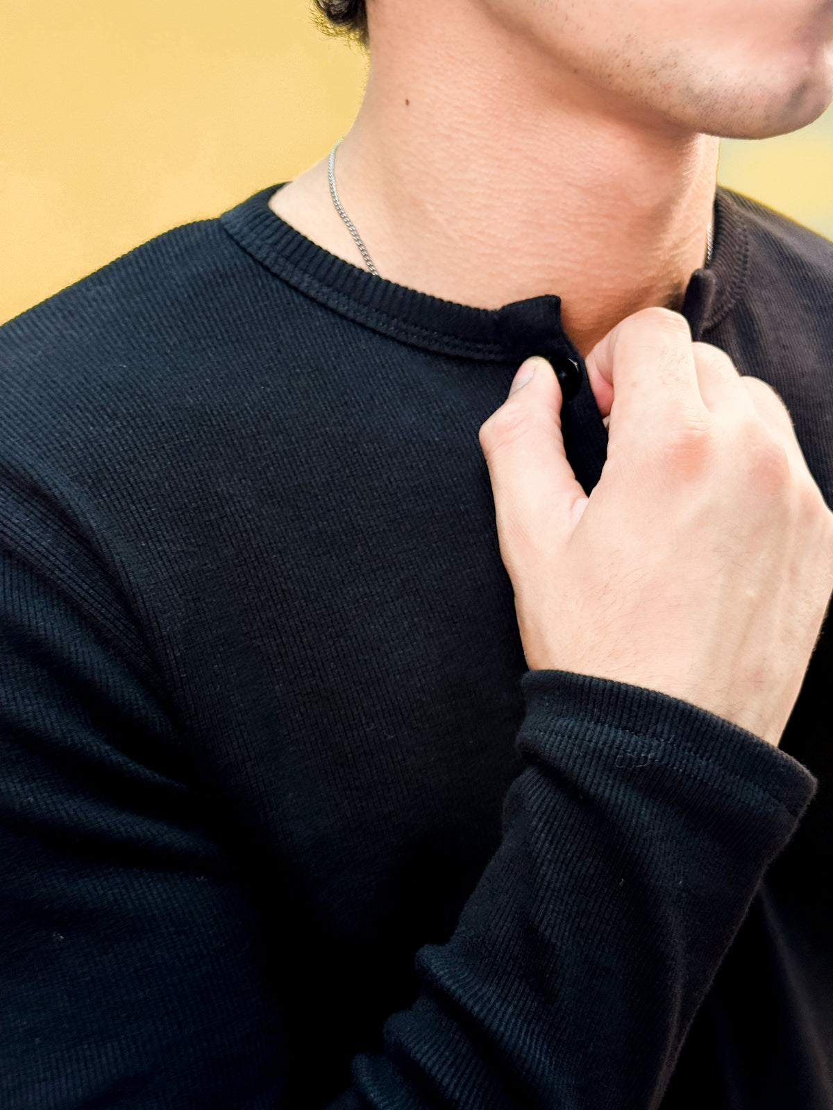 Misfits Waffle Henley - Black